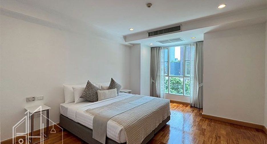 For rent 3 bedrooms condo in Khlong Toei, Bangkok