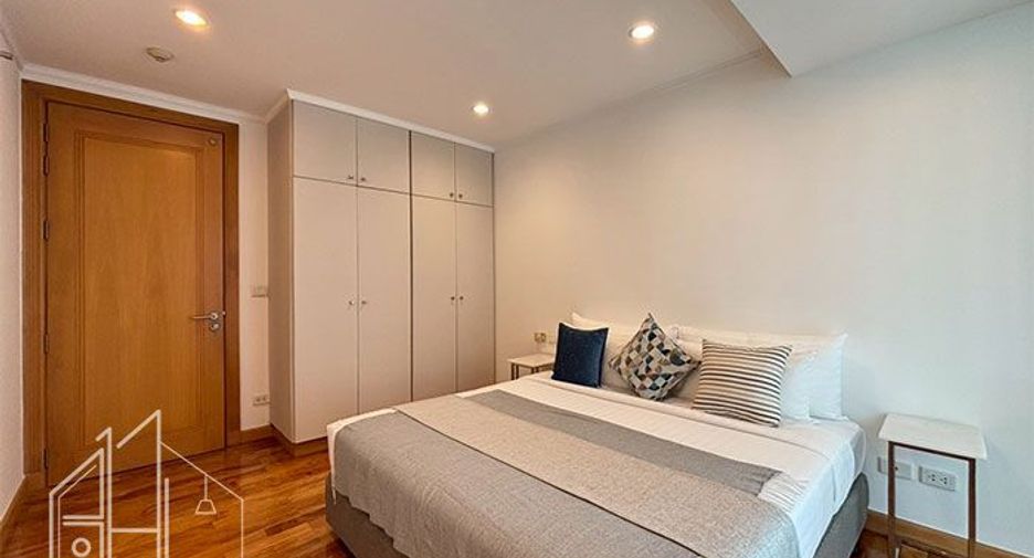 For rent 3 bedrooms condo in Khlong Toei, Bangkok