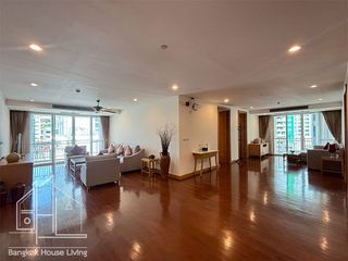 For rent 3 bedrooms apartment in Khlong Toei, Bangkok