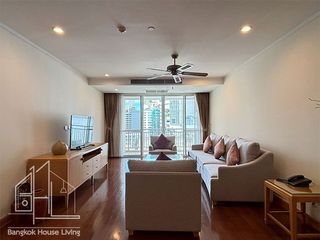 For rent 3 bedrooms apartment in Khlong Toei, Bangkok