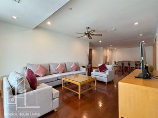 For rent 3 bedrooms apartment in Khlong Toei, Bangkok