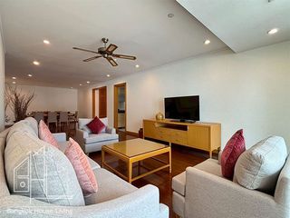 For rent 3 bedrooms apartment in Khlong Toei, Bangkok