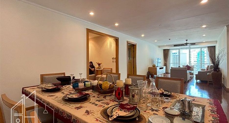 For rent 3 bedrooms apartment in Khlong Toei, Bangkok