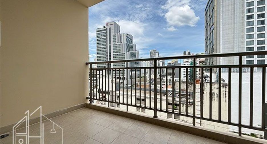 For rent 3 bedrooms apartment in Khlong Toei, Bangkok