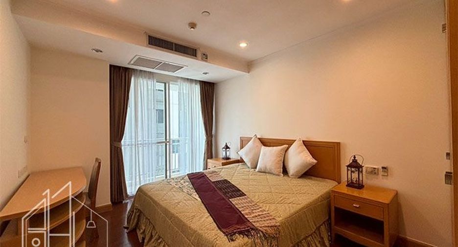 For rent 3 bedrooms apartment in Khlong Toei, Bangkok