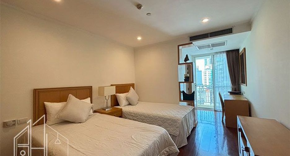 For rent 3 bedrooms apartment in Khlong Toei, Bangkok