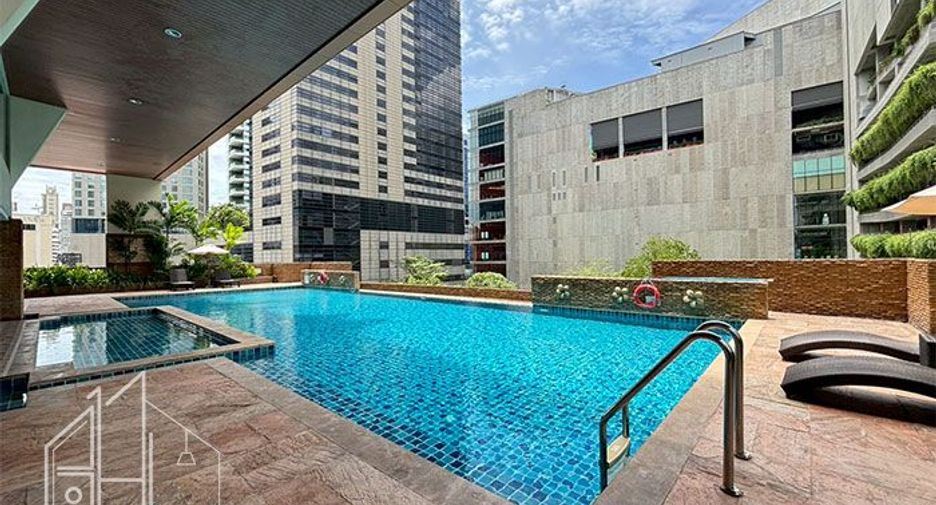 For rent 3 bedrooms apartment in Khlong Toei, Bangkok