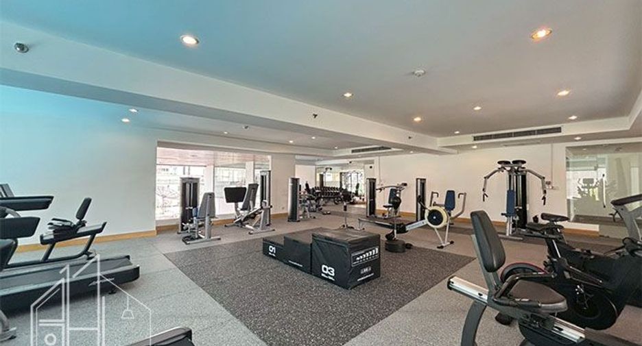 For rent 3 bedrooms apartment in Khlong Toei, Bangkok