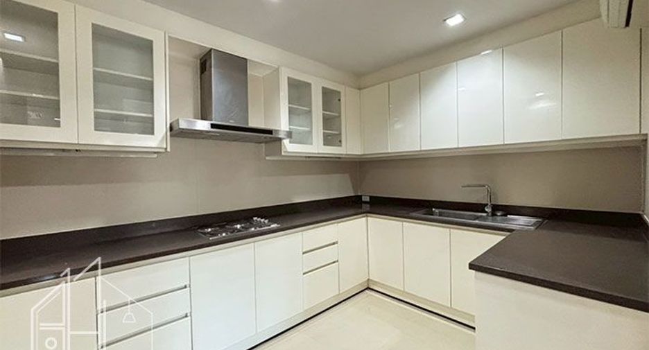 For rent 3 bedrooms condo in Khlong Toei, Bangkok