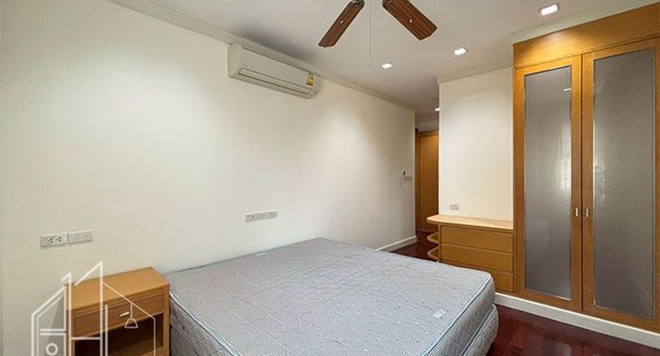 For rent 3 bedrooms condo in Khlong Toei, Bangkok