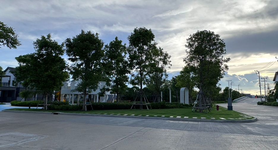 For rent 4 bedrooms house in Bang Phli, Samut Prakan