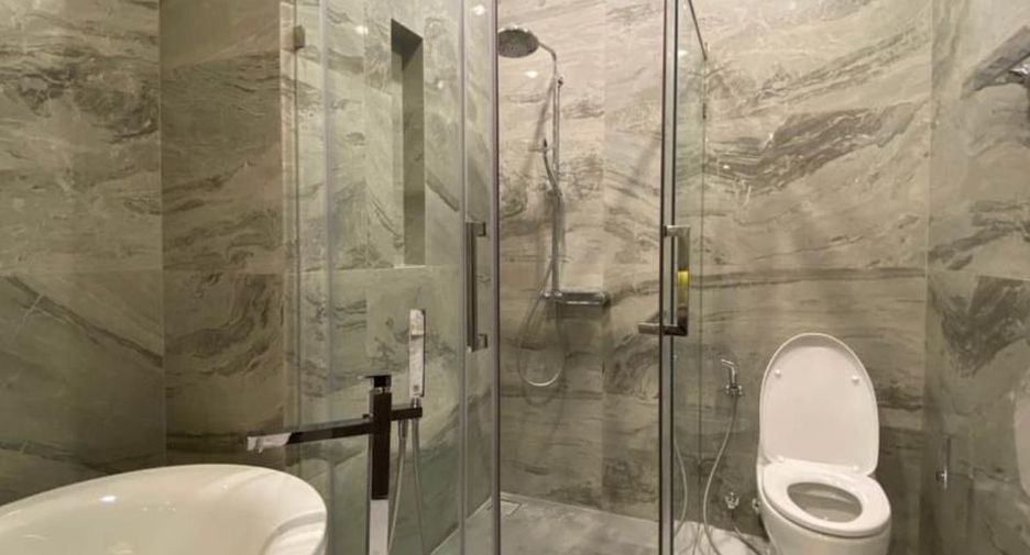 For rent 2 bedrooms apartment in Khlong Toei, Bangkok