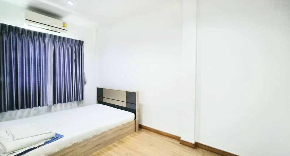 For rent and for sale 4 bedrooms townhouse in Phra Pradaeng, Samut Prakan