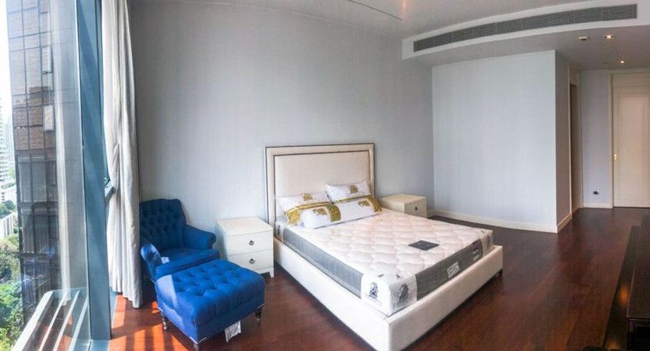 For rent 2 bedrooms apartment in Khlong Toei, Bangkok