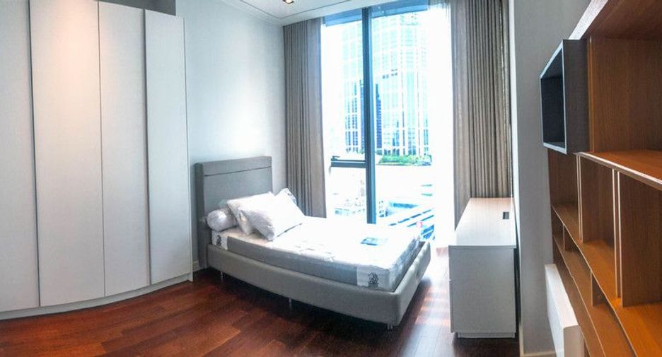 For rent 2 bedrooms apartment in Khlong Toei, Bangkok