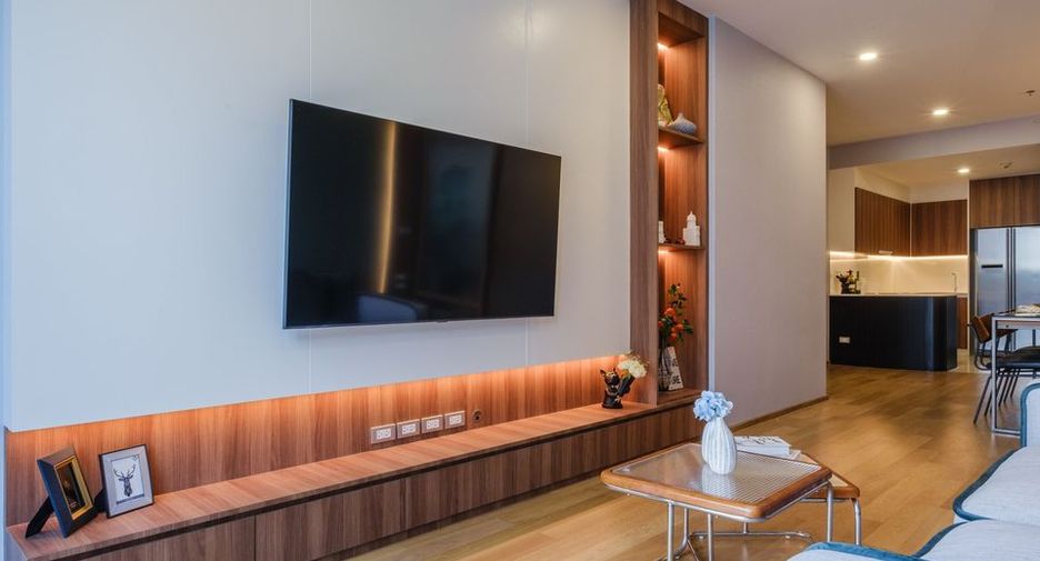 For rent 3 bedrooms apartment in Khlong Toei, Bangkok