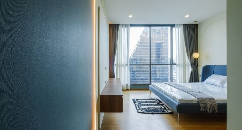 For rent 3 bedrooms apartment in Khlong Toei, Bangkok