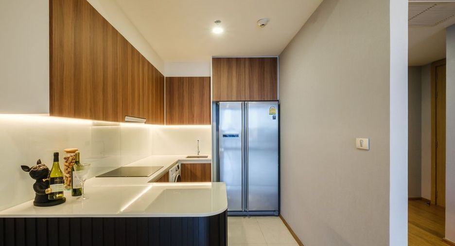 For rent 3 bedrooms apartment in Khlong Toei, Bangkok