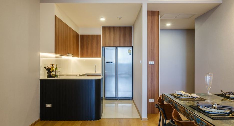 For rent 3 bedrooms apartment in Khlong Toei, Bangkok