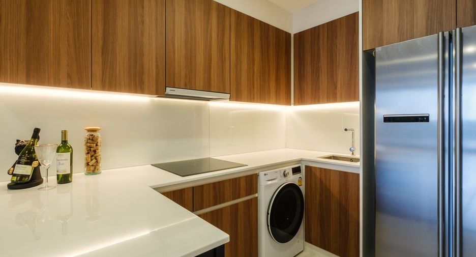 For rent 3 bedrooms apartment in Khlong Toei, Bangkok