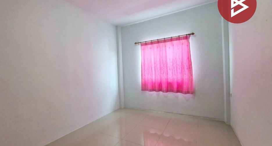 For sale 3 bedrooms townhouse in Mueang Chon Buri, Chonburi