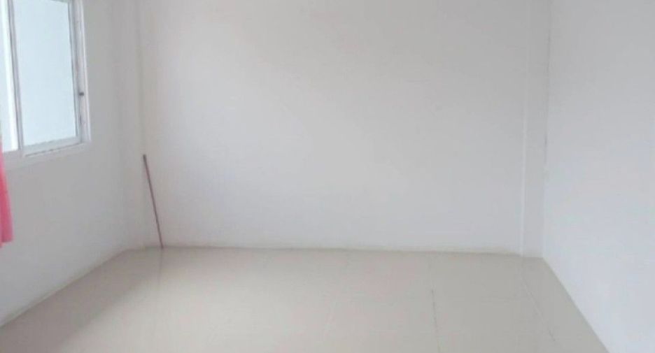 For sale 3 bedrooms townhouse in Mueang Chon Buri, Chonburi