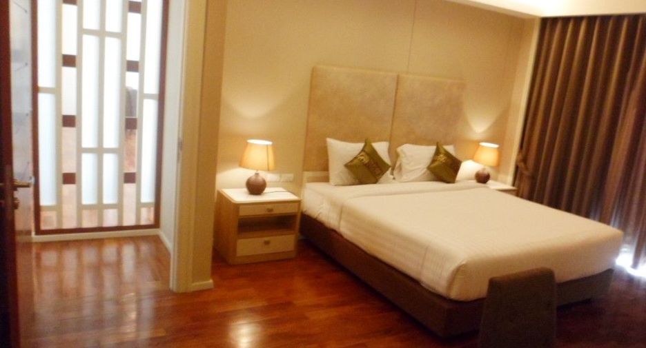 For rent 3 bedrooms apartment in Khlong Toei, Bangkok