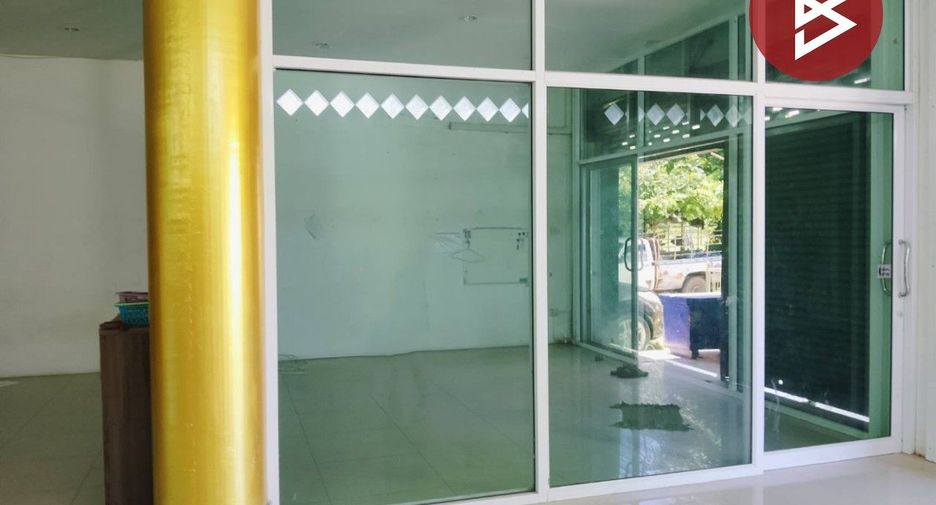 For sale 3 bedrooms retail Space in Mueang Surin, Surin
