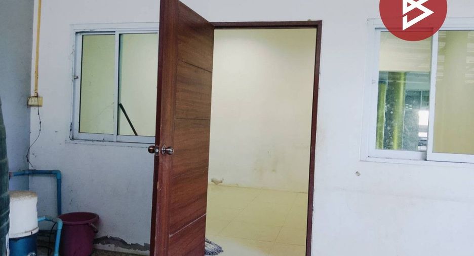 For sale 3 bedrooms retail Space in Mueang Surin, Surin