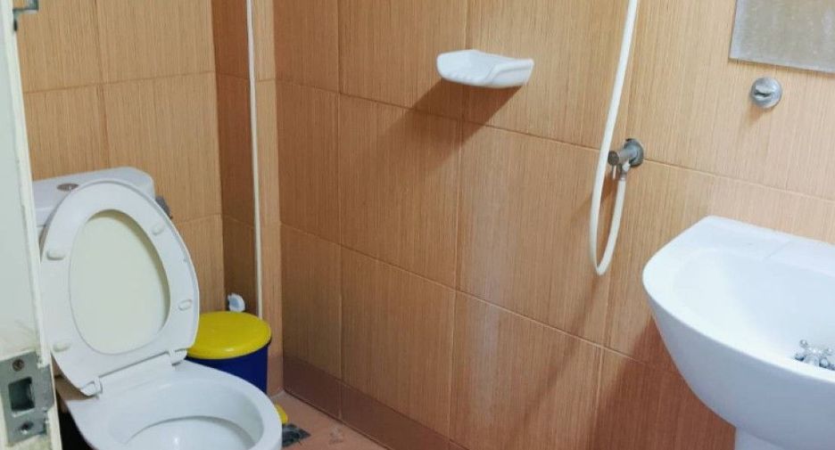For sale 3 bedrooms retail Space in Mueang Surin, Surin