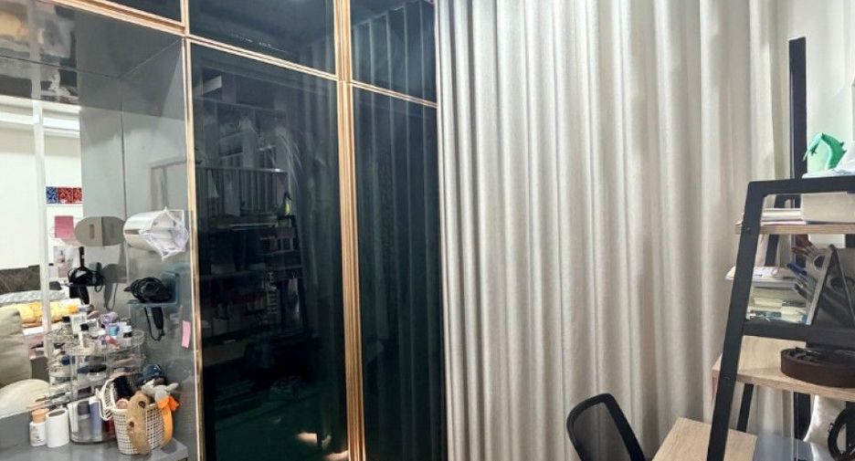 For sale スタジオ townhouse in Mueang Chon Buri, Chonburi