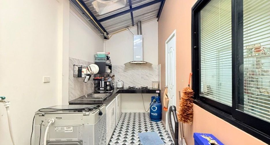 Reihenhaus zum Kauf mit 3 Zimmer in Krathum Baen, Samut Sakhon