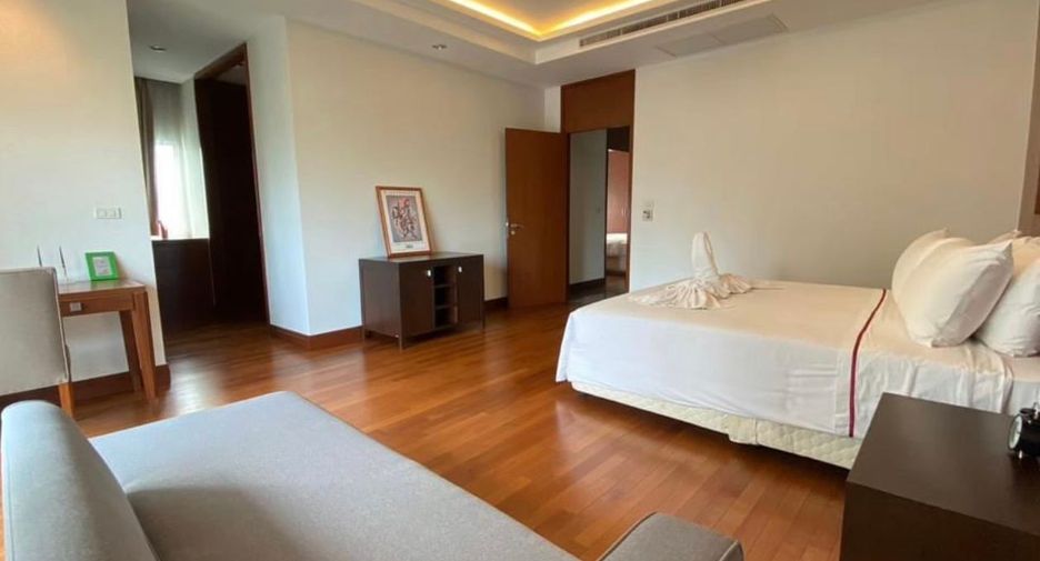 For rent 3 bedrooms apartment in Pathum Wan, Bangkok
