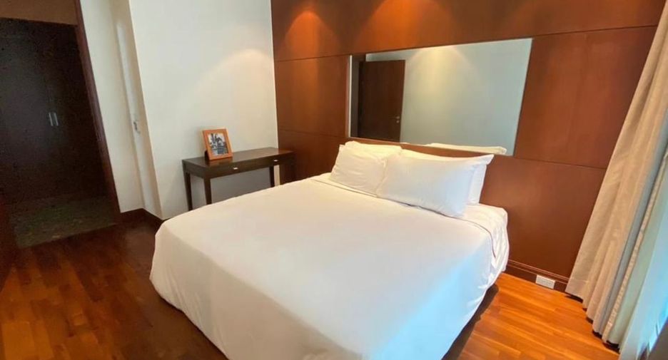 For rent 3 bedrooms apartment in Pathum Wan, Bangkok