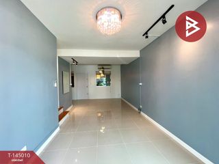 Casa adosada en venta de 3 habitaciones en Si Racha, Chonburi