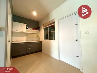 Casa adosada en venta de 3 habitaciones en Si Racha, Chonburi