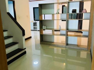 Casa adosada en venta de 3 habitaciones en Phan Thong, Chonburi