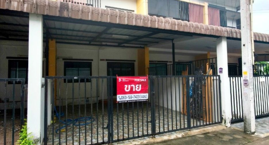 Casa adosada en venta de 3 habitaciones en Phan Thong, Chonburi