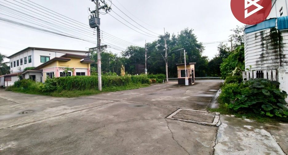 Casa adosada en venta de 3 habitaciones en Phan Thong, Chonburi