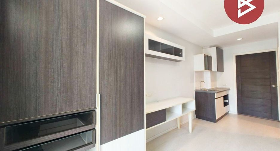 For sale 1 bed condo in Phra Khanong, Bangkok