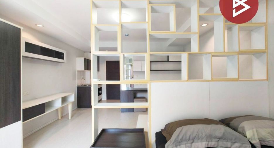 For sale 1 bed condo in Phra Khanong, Bangkok