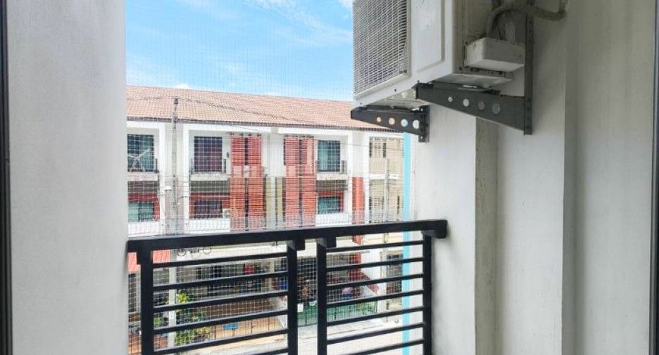 For sale 1 bed condo in Phra Khanong, Bangkok