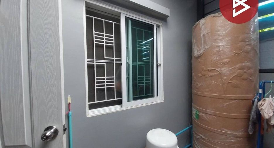 À vendre 3 chambres maison de ville à Sam Phran, Nakhon Pathom