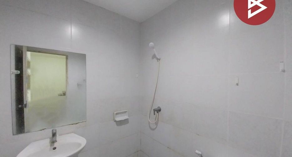 À vendre 3 chambres maison de ville à Sam Phran, Nakhon Pathom