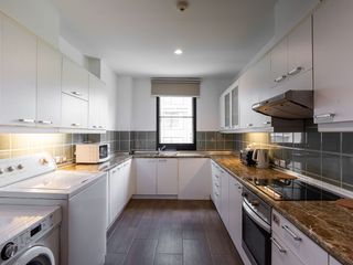 For rent 3 bedrooms apartment in Pathum Wan, Bangkok