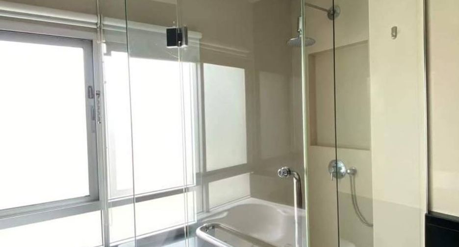 For rent 3 bedrooms apartment in Pathum Wan, Bangkok