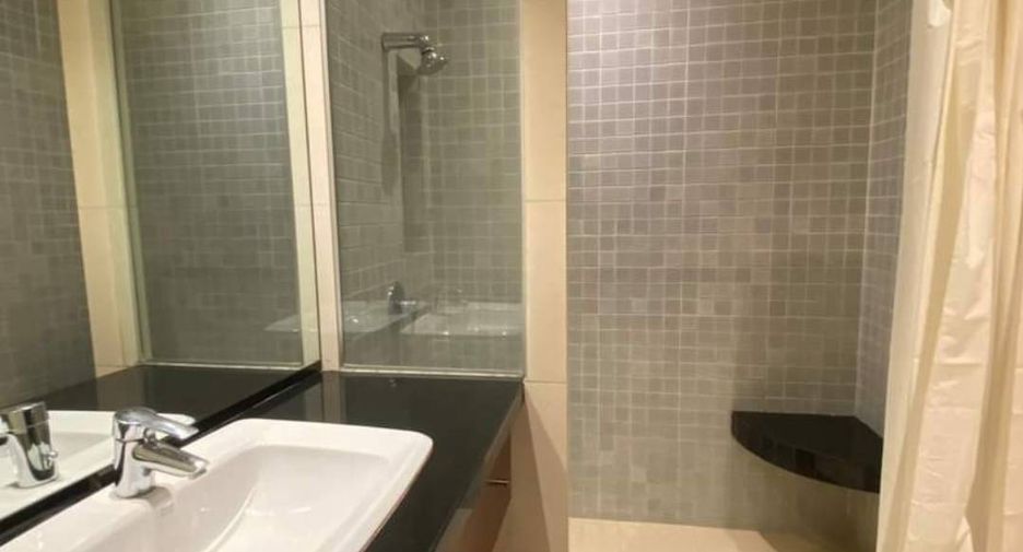 For rent 3 bedrooms apartment in Pathum Wan, Bangkok