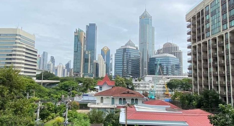 For rent 3 bedrooms apartment in Pathum Wan, Bangkok