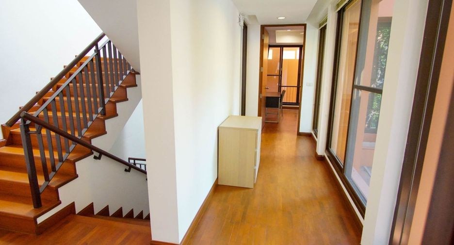 Apartamento en alquiler de 4 habitaciones en Watthana, Bangkok