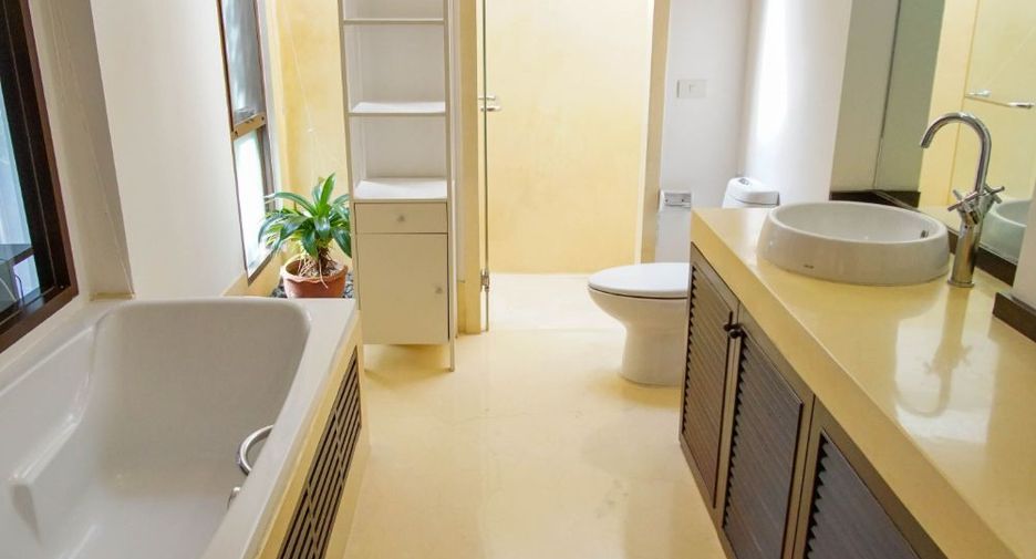 Apartamento en alquiler de 4 habitaciones en Watthana, Bangkok